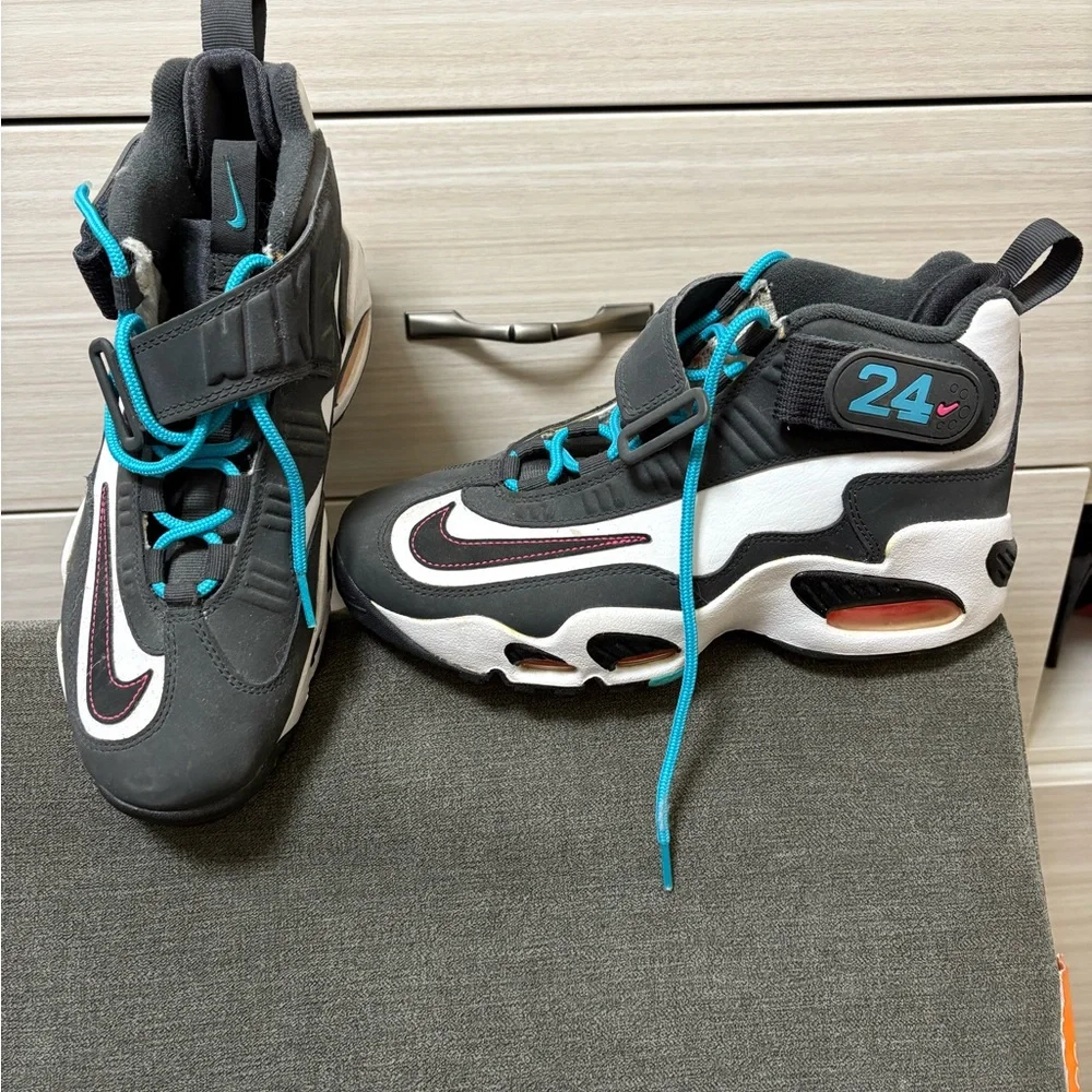 Nike Kids' Black and Teal Sneakers - Picture 2 of 3